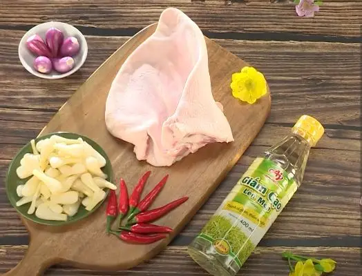 6 món tai heo giòn sần sật cho Ba lai rai vài ly