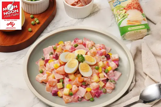 salad khoai t&acirc;y trứng c&uacute;t