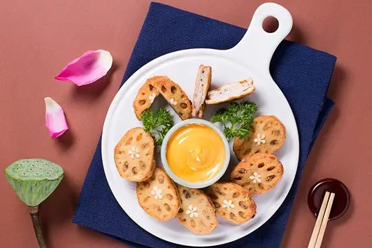 Củ sen kẹp chả c&aacute; basa