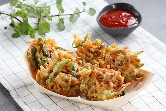 B&aacute;nh rau củ chi&ecirc;n