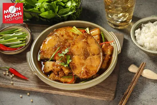 C&aacute; bớp kho thịt ba rọi