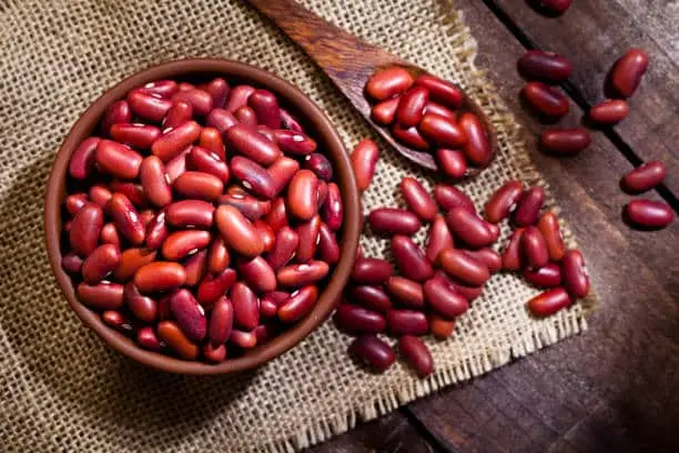 Lợi ích sức khoẻ tuyệt vời của đậu đỏ và lưu ý khi dùng