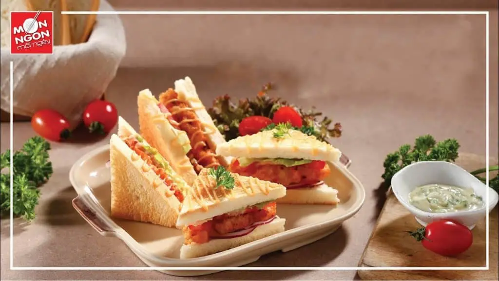 Bữa sáng nhanh gọn, dinh dưỡng với sandwich kẹp chả tôm