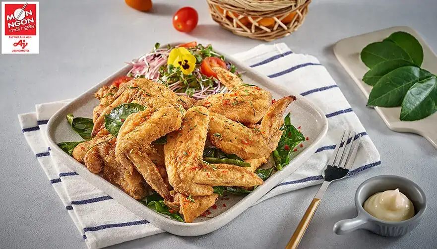 Cánh gà chiên dừa giòn rụm đến bé kén ăn cũng si mê