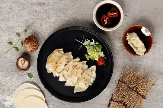 B&aacute;nh Gyoza l&agrave; m&oacute;n ăn ngon, phổ biến của Nhật Bản