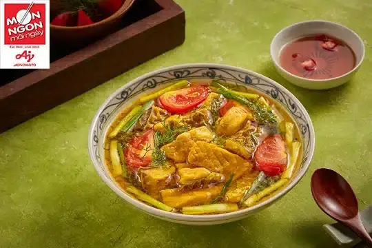 Canh c&aacute; ch&eacute;p gi&ograve;n nấu nghệ