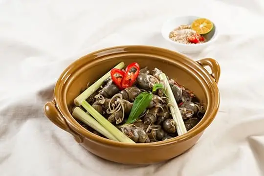 Ốc c&agrave; na hấp xả