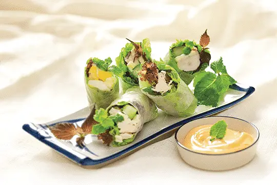 Gỏi cuốn l&agrave; m&oacute;n ăn đơn giản nhưng gi&agrave;u dinh dưỡng