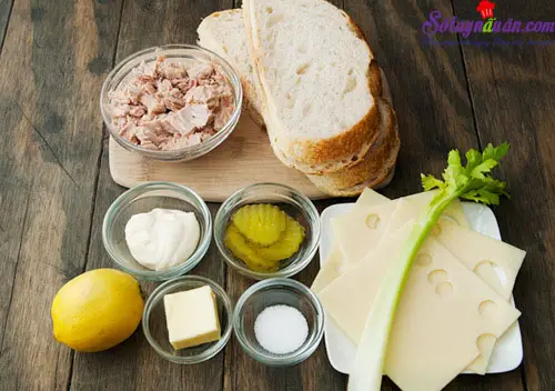 c&aacute;ch l&agrave;m b&aacute;nh m&igrave; kẹp c&aacute; ngừ 1