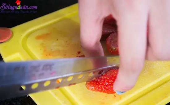 C&aacute;ch l&agrave;m m&oacute;n b&aacute;nh nướng nh&acirc;n d&acirc;u t&acirc;y 2