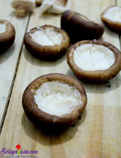 Nấm nhồi thịt sốt c&agrave; 1