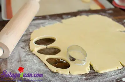 c&aacute;ch l&agrave;m b&aacute;nh quy phủ kem d&acirc;u t&acirc;y 7