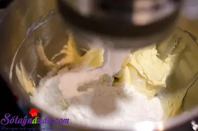 c&aacute;ch l&agrave;m b&aacute;nh quy phủ kem d&acirc;u t&acirc;y 4