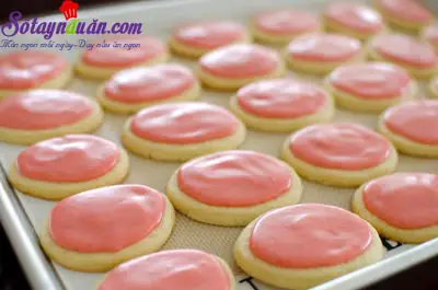 c&aacute;ch l&agrave;m b&aacute;nh quy phủ kem d&acirc;u t&acirc;y 15