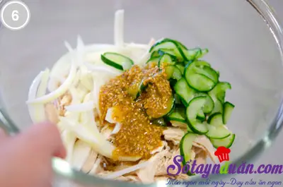 Nộm g&agrave; x&eacute; dưa chuột 6