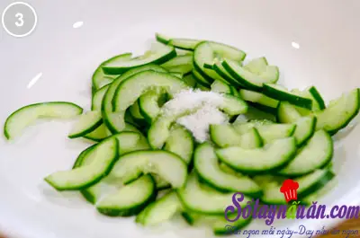 Nộm g&agrave; x&eacute; dưa chuột 3