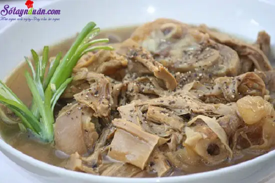hướng dẫn l&agrave;m canh măng m&oacute;ng heo 7