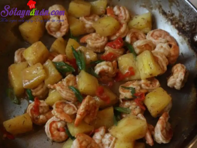 Hướng dẫn cách làm tôm xào dứa chua chua, ngọt ngọt