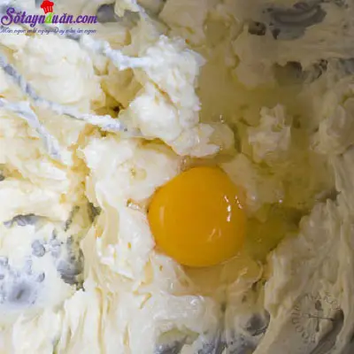 c&aacute;ch l&agrave;m cupcake sầu ri&ecirc;ng 3