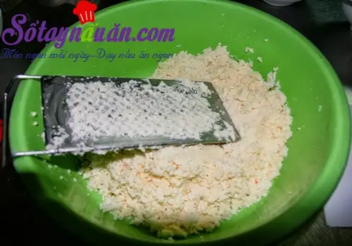 B&aacute;nh tằm khoai m&igrave;