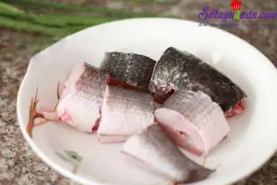 C&aacute;ch l&agrave;m canh c&aacute; nấu măng 3