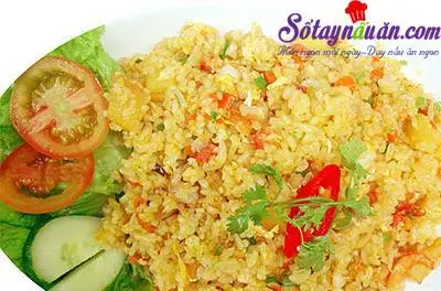 com-chien-trung