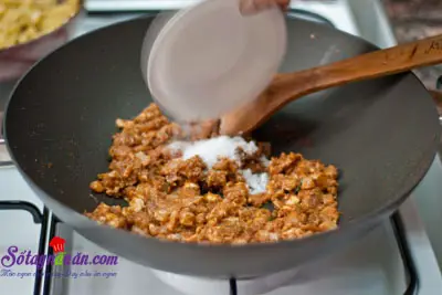 C&aacute;ch l&agrave;m b&aacute;nh gối c&agrave; ri g&agrave; thơm ngon kh&oacute; cưỡng 3