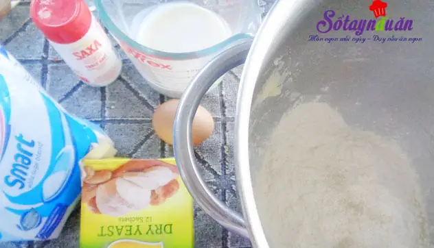 B&aacute;nh m&igrave; chi&ecirc;n nh&acirc;n kem custard 1