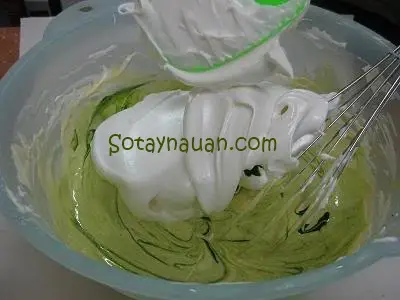 C&aacute;ch l&agrave;m b&aacute;nh mousse tr&agrave; xanh chanh 6