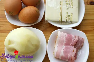 C&ocirc;ng thức cho khoai t&acirc;y bọc trứng b&eacute;o ngậy thơm ngon nguy&ecirc;n liệu