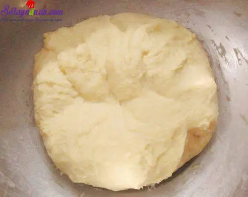 C&ocirc;ng thức l&agrave;m b&aacute;nh papparoti nh&acirc;n kem trứng ngon tuyệt 4