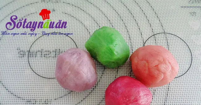 Học l&agrave;m b&aacute;nh trung thu cầu vồng bảy sắc đẹp m&ecirc; mẩn