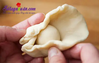 Hướng dẫn l&agrave;m b&aacute;nh bao chi&ecirc;n nh&acirc;n lạp xường ngon 6