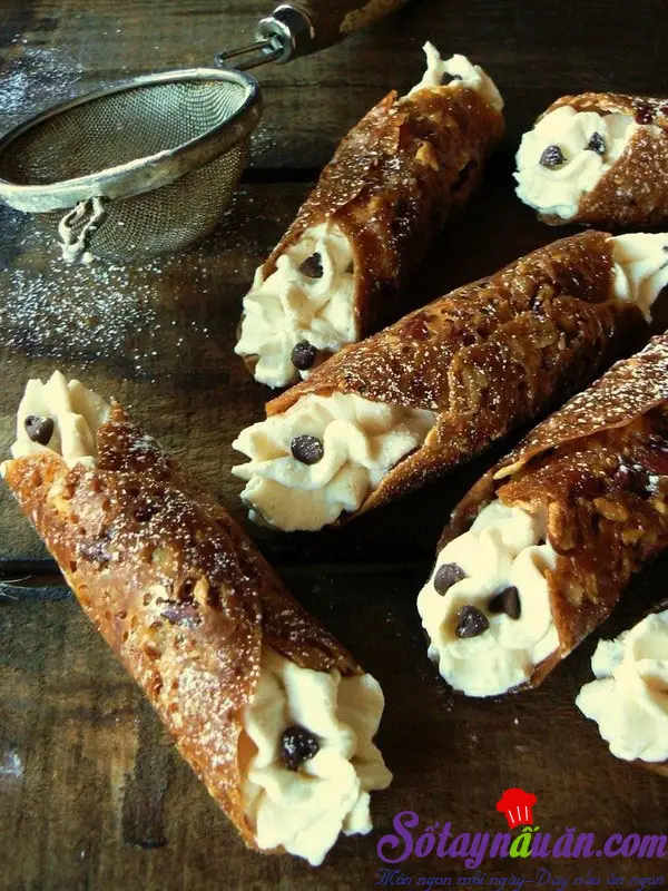 C&aacute;ch l&agrave;m b&aacute;nh cannoli 15