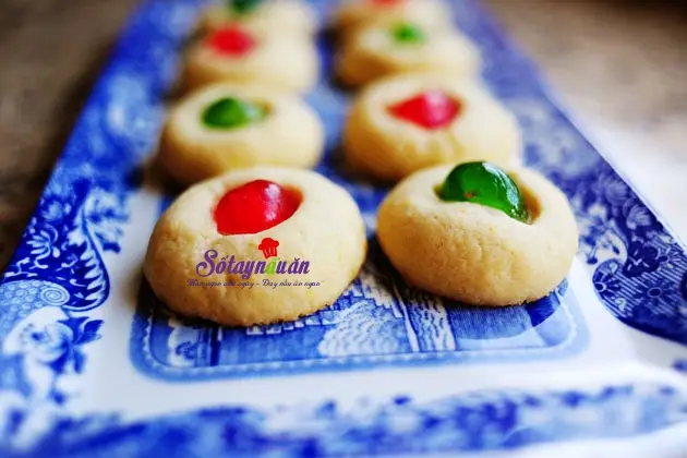 Thực đơn tiệc Noel – Bánh quy bơ cherry đón Giáng sinh