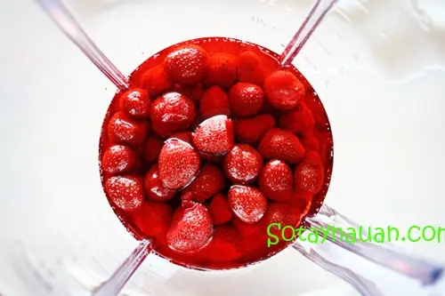 C&aacute;ch l&agrave;m sinh tố d&acirc;u t&acirc;y - Sotaynauan.com 3