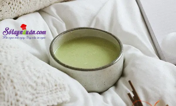 C&aacute;ch l&agrave;m sữa đậu n&agrave;nh l&aacute; dứa cho thời tiết se lạnh kết quả 3