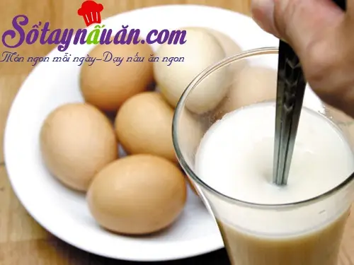 Sữa trứng mật ong cho ngày lạnh