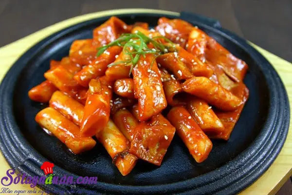 banh-gao-Tteokbokki-han-quoc-buoc-5