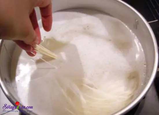 C&aacute;ch nấu m&igrave; somen cho b&eacute; 1