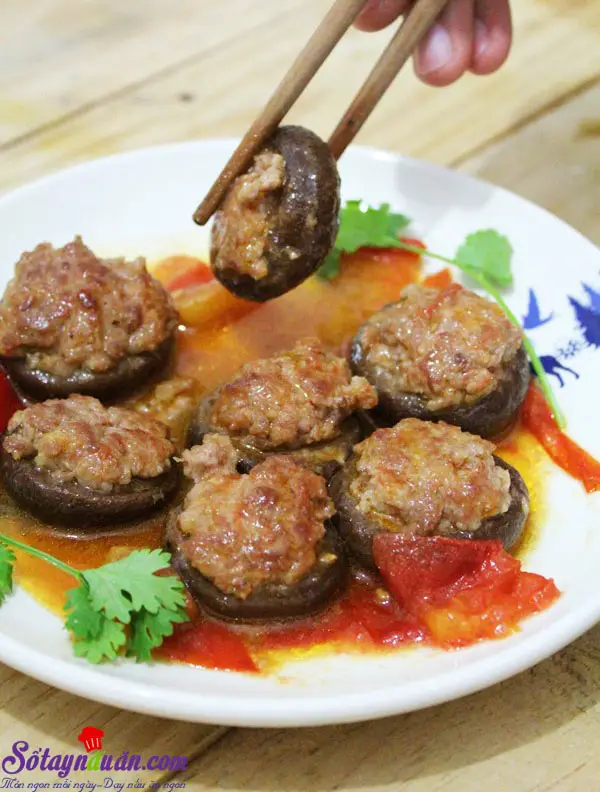 Cách làm nấm nhồi thịt sốt cà chua thơm ngon hấp dẫn