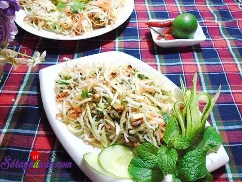 Nộm Xoài Rau Củ Ngày Hè: Công Thức Làm Món Thanh Mát Dễ Nghiện