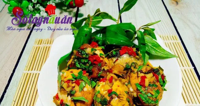 Cách làm trứng vịt lộn xào me chua ngọt thơm ngon hấp dẫn