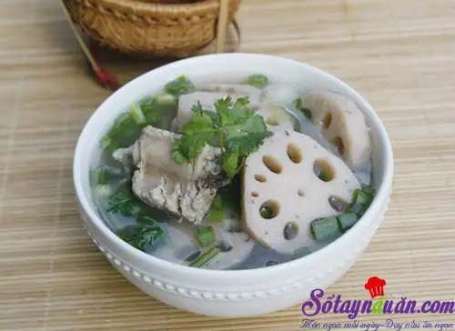 Canh sườn nấu củ sen ngọt mát