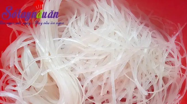 B&aacute;nh đa nấu sườn non chả vi&ecirc;n 6