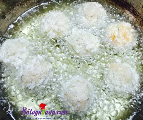 C&aacute;ch l&agrave;m chả c&aacute; vi&ecirc;n sốt mayonnaise chi&ecirc;n x&ugrave; 4
