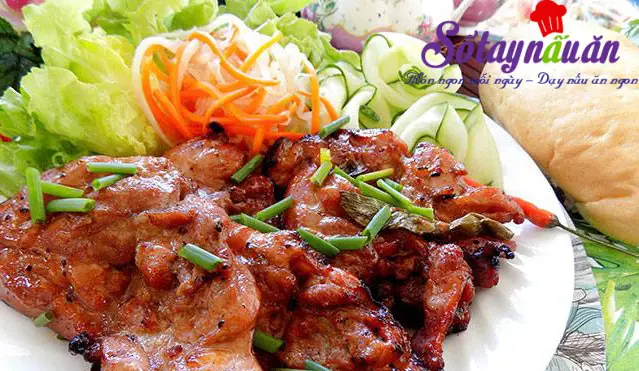 C&aacute;ch l&agrave;m đ&ugrave;i g&agrave; r&uacute;t xương nướng thơm mềm cực hấp dẫn
