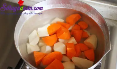 C&aacute;ch l&agrave;m g&agrave; c&agrave; ri với kem lạ miệng m&agrave; tuyệt ngon 3