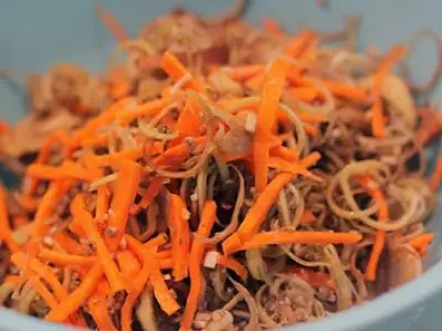 c&aacute;ch l&agrave;m nộm hoa chuối thịt g&agrave; 2