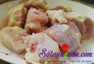 canh g&agrave; hầm nấm